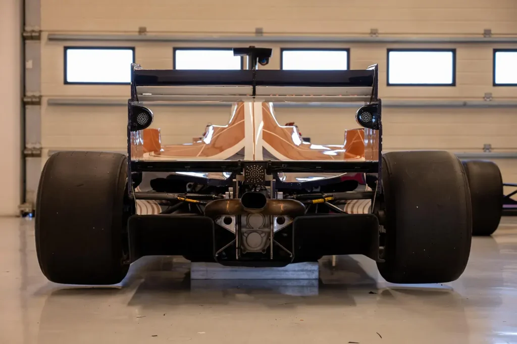 F1-YAS 3000