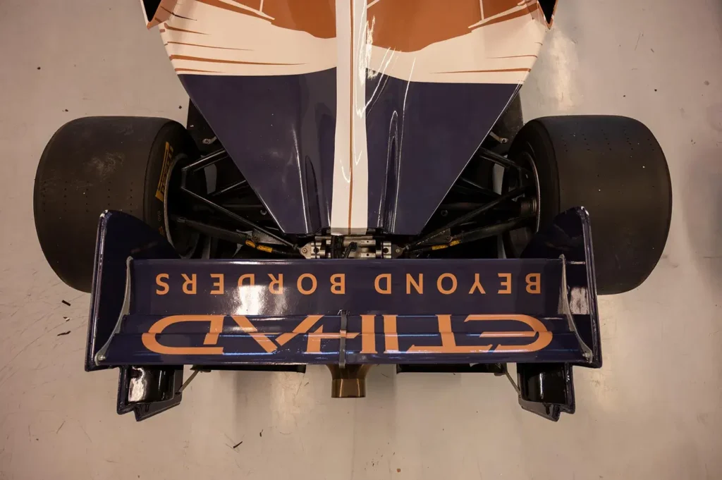 F1-YAS 3000